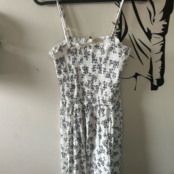 White Floral Dress - Picture 5 of 11